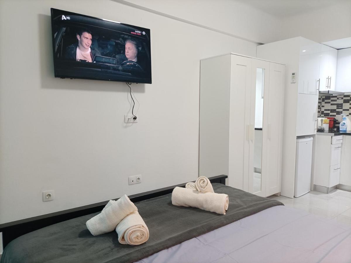 City Adventures Apartment Атина Екстериор снимка