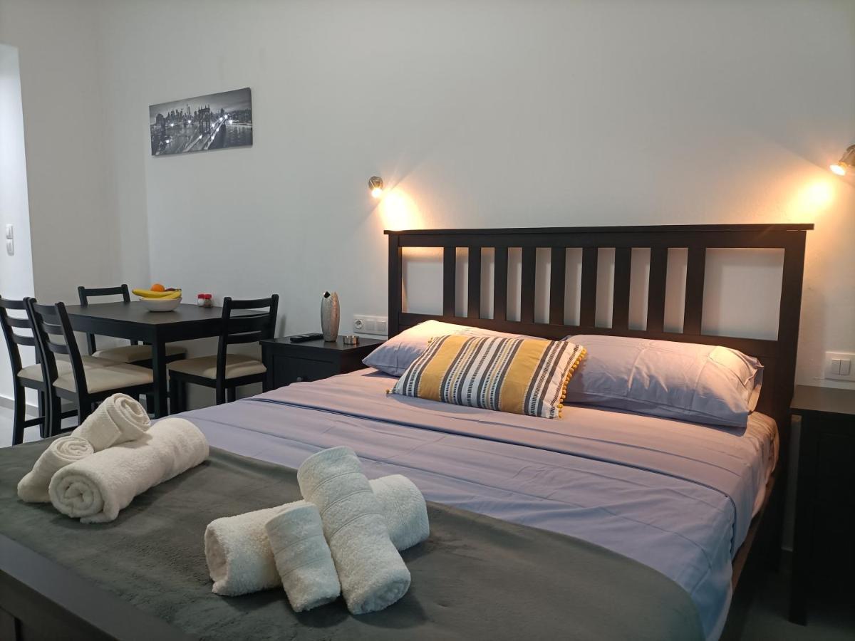 City Adventures Apartment Атина Екстериор снимка